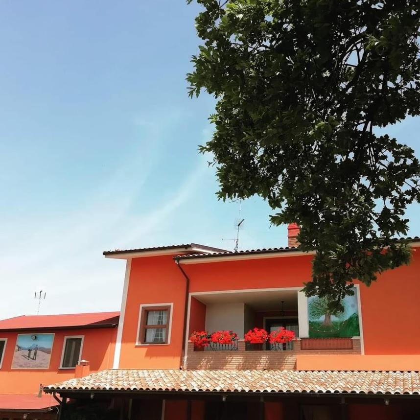 B&B Gli Amici Del Tubarello Розето-дельи-Абруцци Экстерьер фото